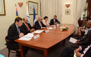 Programme de Renforcement des Capacités Commerciales dans l’océan Indien (PRCC) : Signature d’un protocole d’accord entre l’AFD et l’UCCIOI