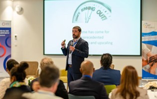 FEIOI 2022 - DAY 1 : Tomorrow will be blue because…